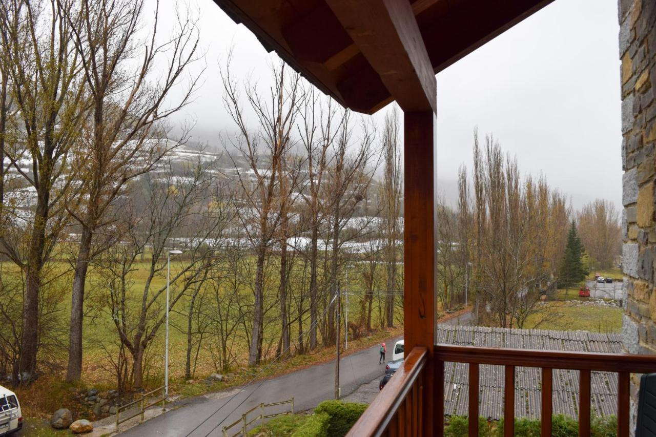 Duplex Con Vistas En Benasque Lägenhet Exteriör bild