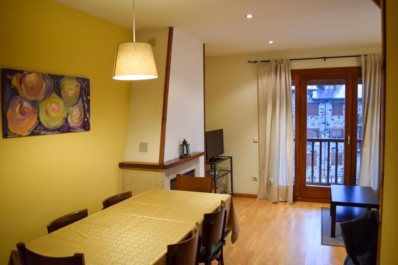 Duplex Con Vistas En Benasque Lägenhet Exteriör bild