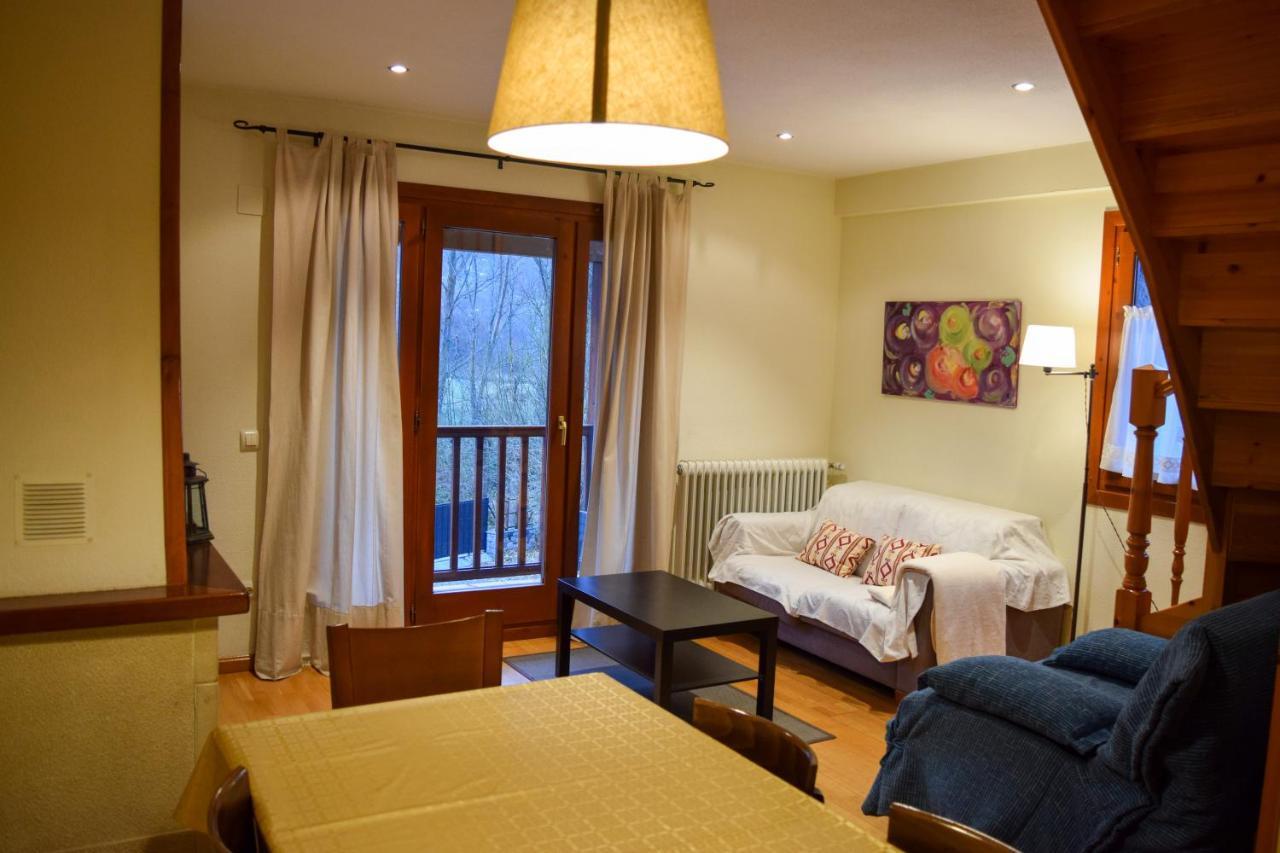 Duplex Con Vistas En Benasque Lägenhet Exteriör bild